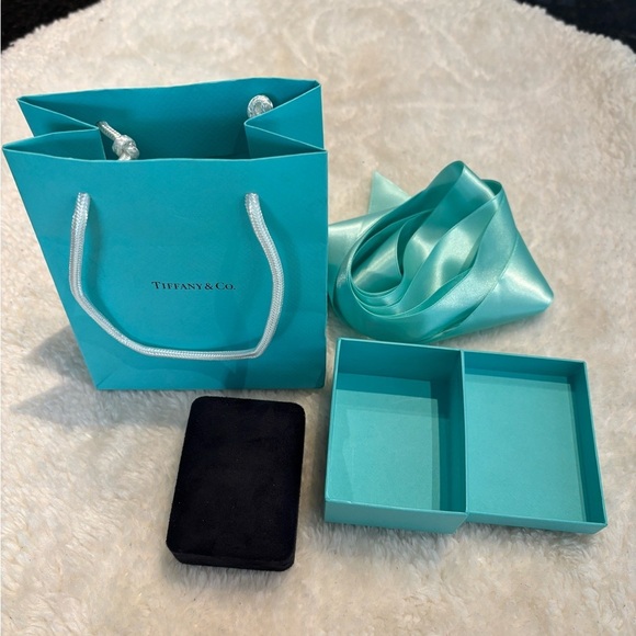 Tiffany & Co black suede & velvet presentation box w Tiffany blue outer box - Picture 4 of 5